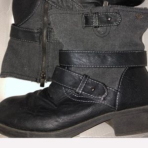 Roxy low black boots